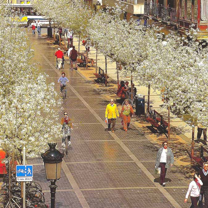 La calle Elkano es una de las calles peatonales del centro