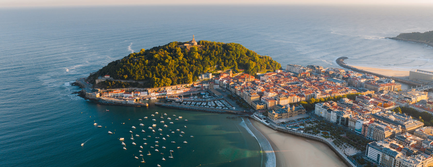 Venez-vous avec nous. Découvrez les lieux où on va. Faites ce qu’on fait. Amusez-vous comme si vous viviriez ici. Soyez donostiarra.