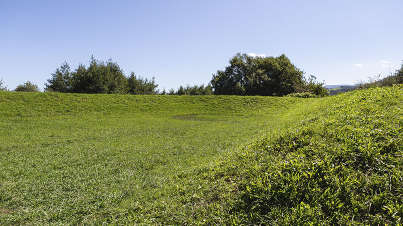 The man-made crater to look at the stars