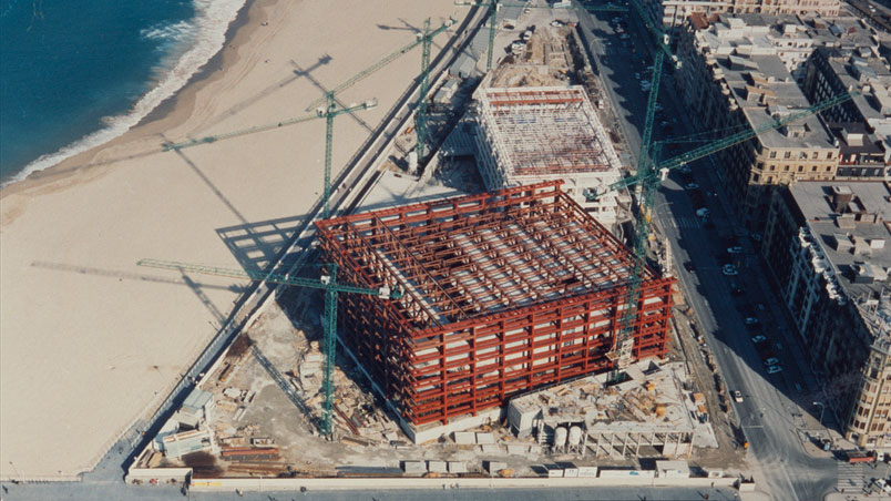 Varias vistas del Palacio de Congresos del Kursaal en construcción