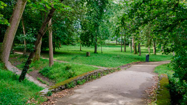 A path over a bridge in the Cristina Enea park