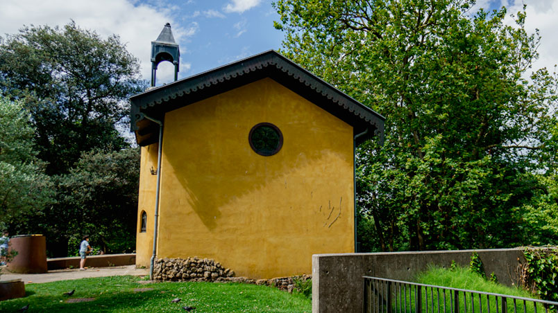 Lateral de la capilla