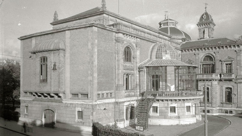 Ayuntamiento de San Sebastián, antiguo casino. Fachada. Calle Hernani