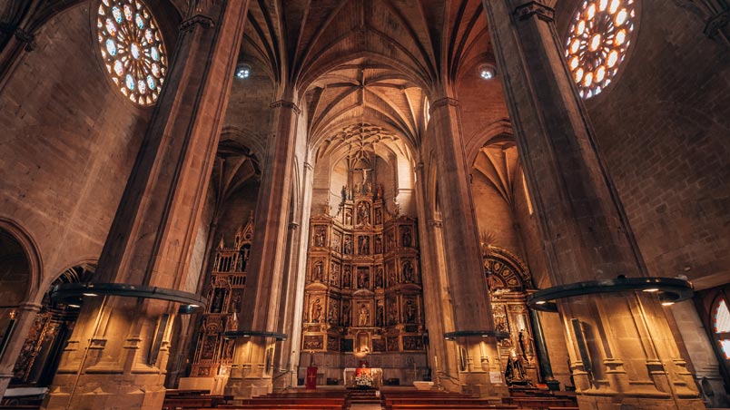 Main altar of San Vicente Church