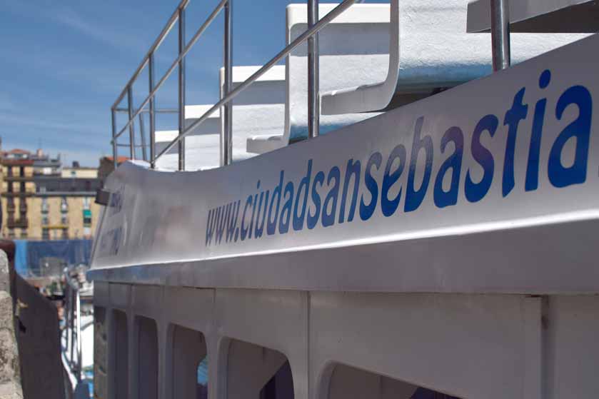 barco-acuaticos-catamaran-02