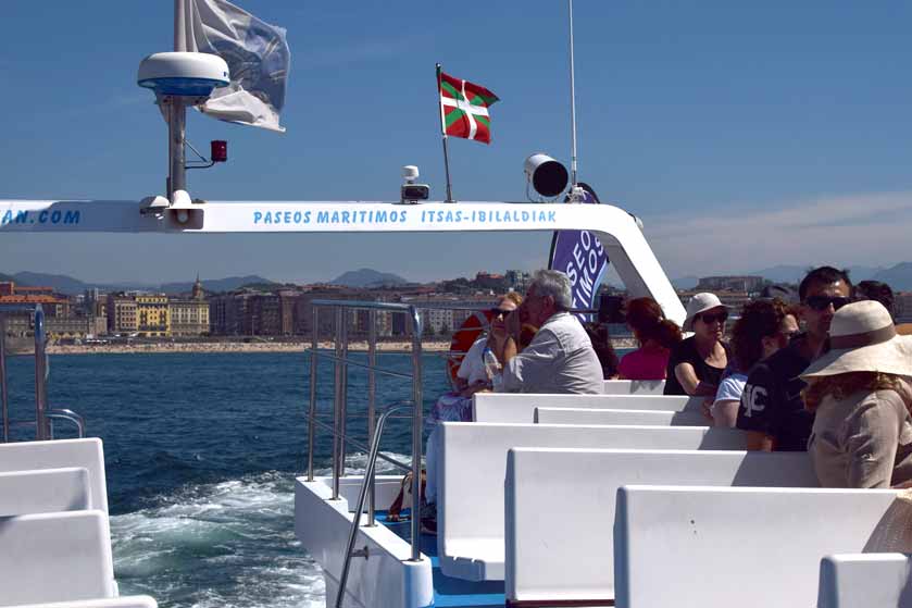 barco-acuaticos-catamaran-06