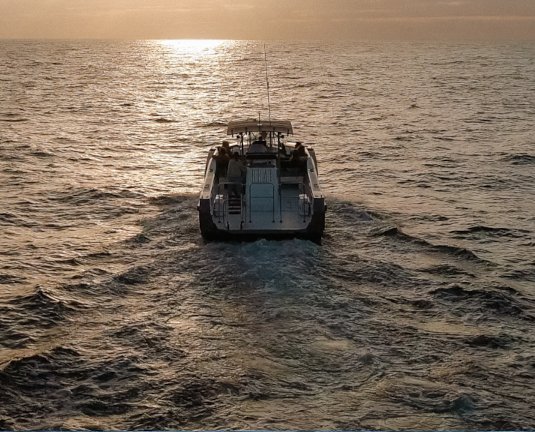 puesta de sol barco