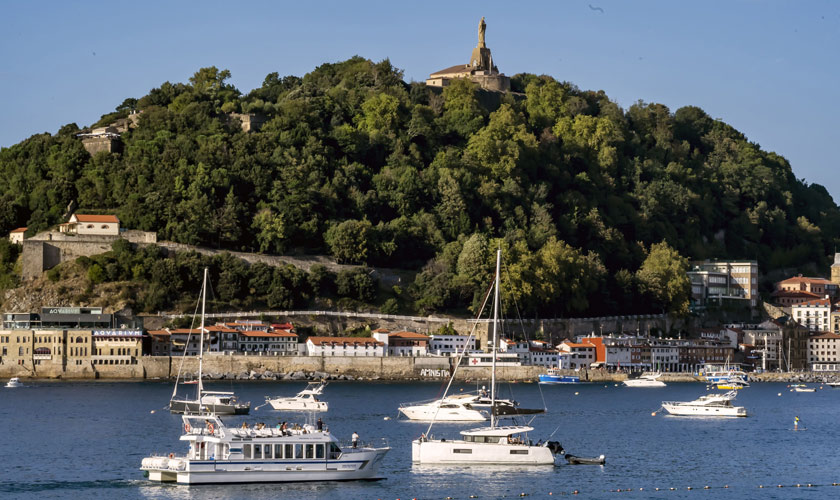 catamaran donostia 7