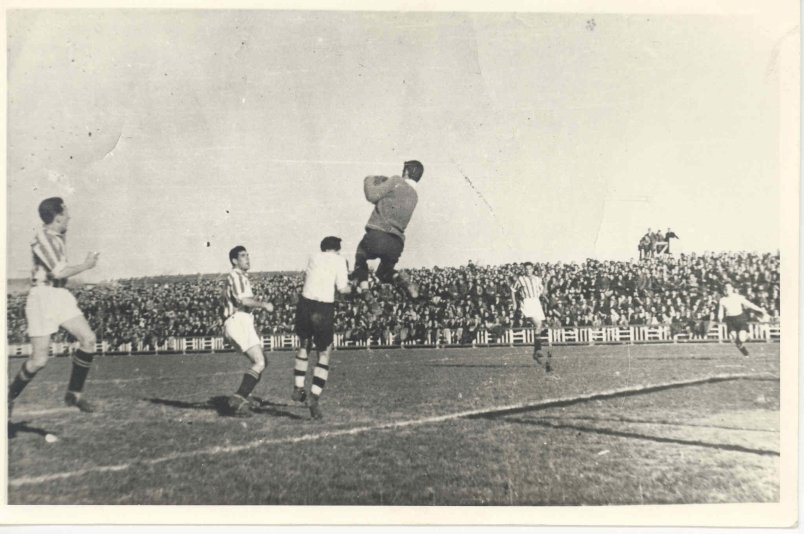 1943 Eduardo Chillida. PArtido de Fútbol con la Real Sociedad en el campo de Atocha 1942 