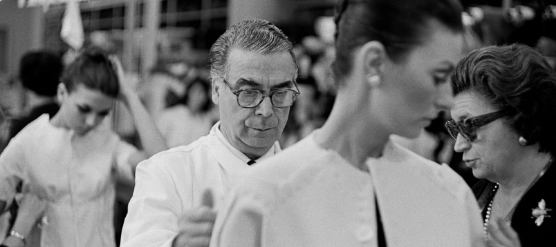 Balenciaga trabajando