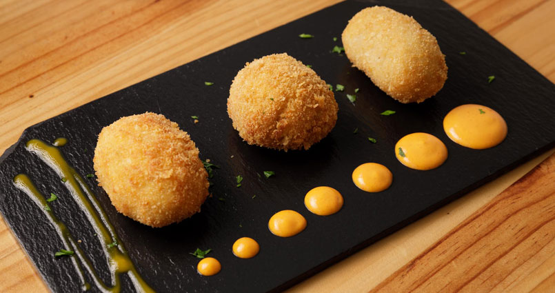 Bar Labrit Croqueta casera de mejillón, hongos y jamón - Gros