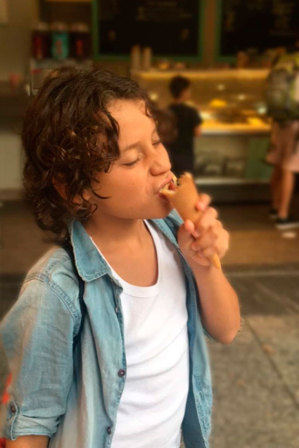 Comiendo un helado en Donostia-San Sebastián