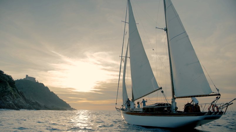 paseos en barco y velero por la playa y bahía de la concha