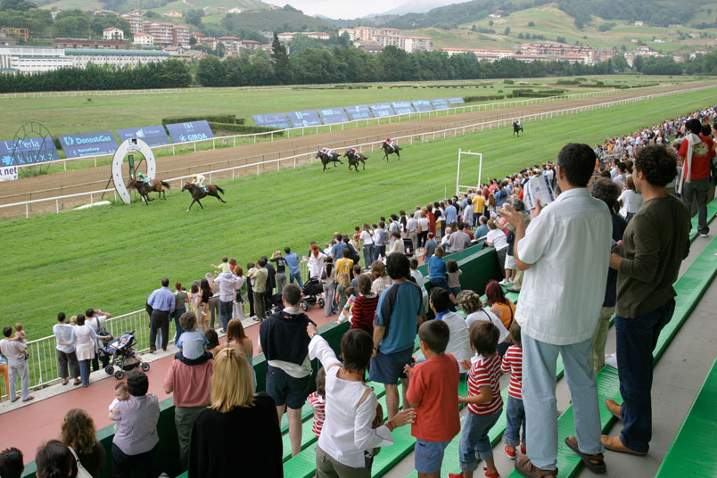 RACECOURSE