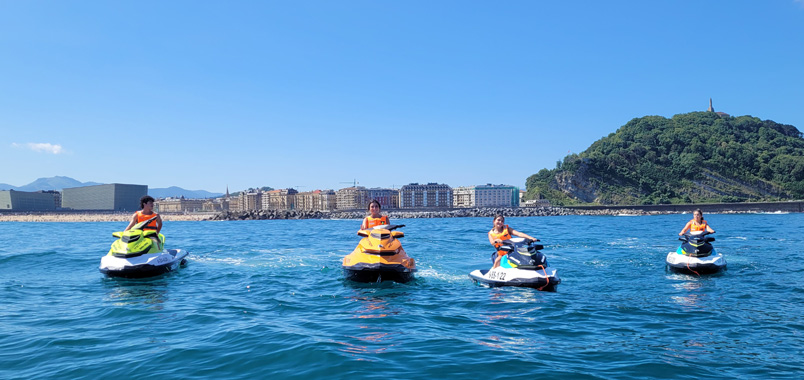 Jet ski à la baie de la Concha
