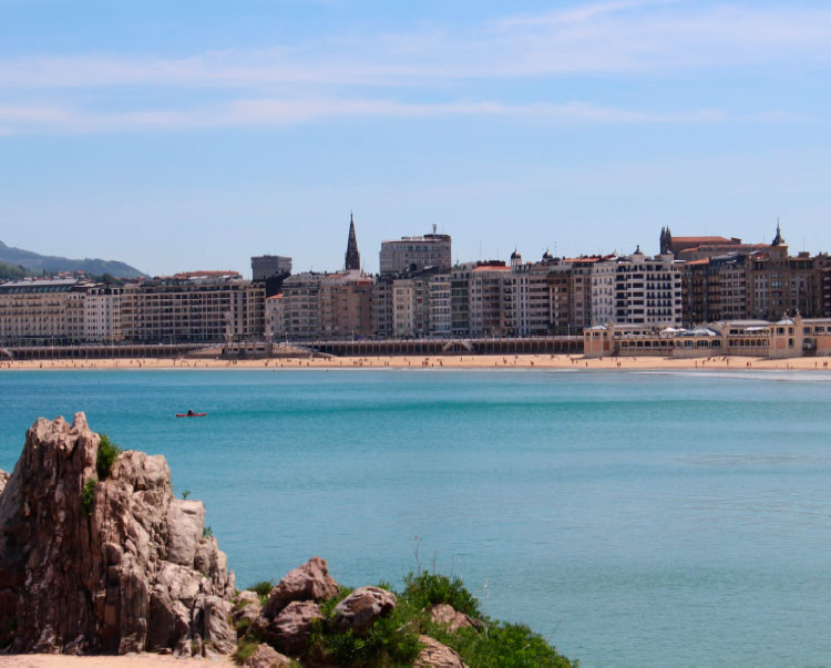 Vista de la playa de la Concha desde el antiguo